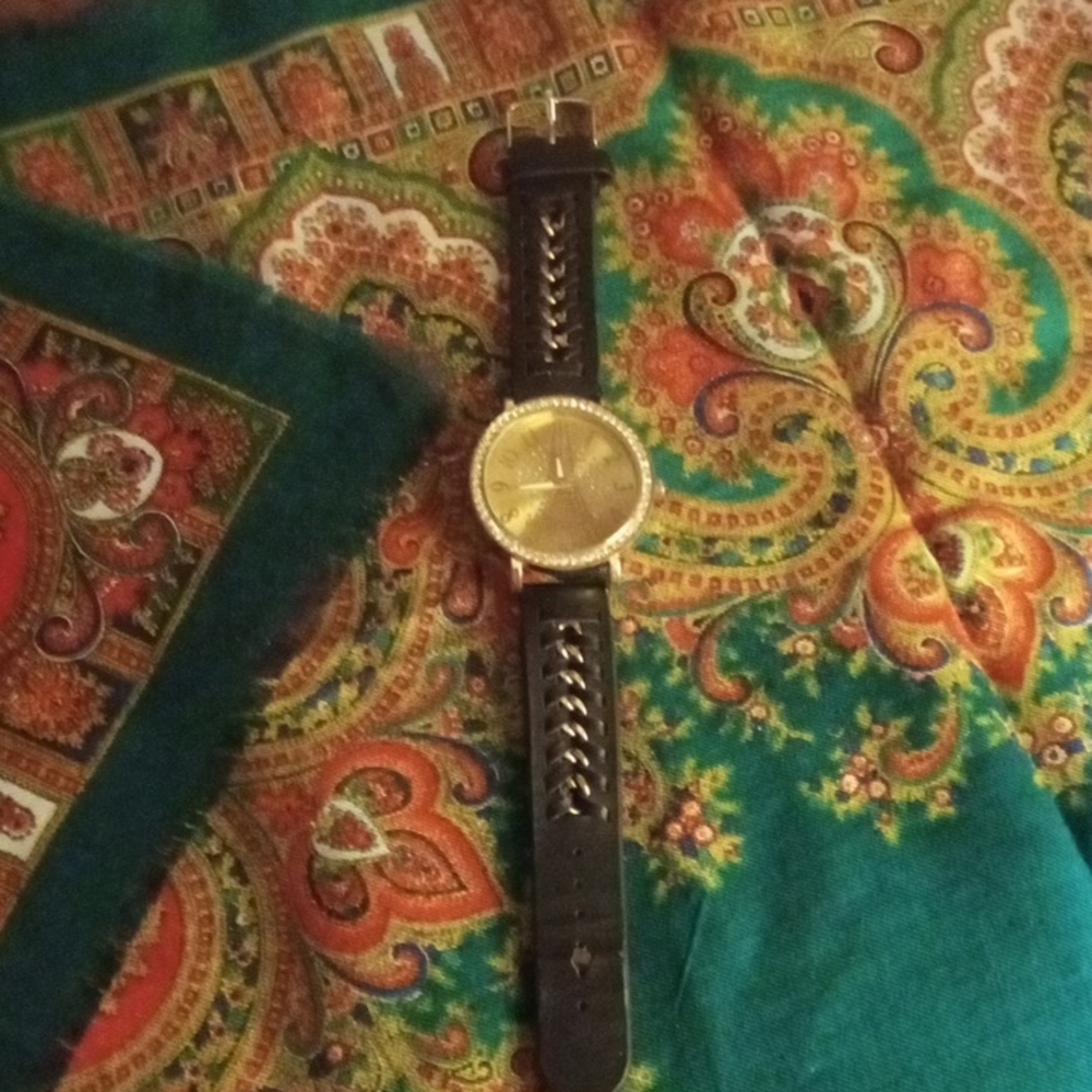 Sophisticated Gold and Black Women's Watch